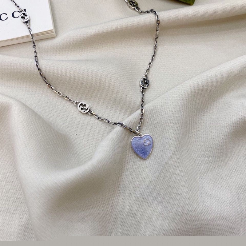 G*u*i necklaces
